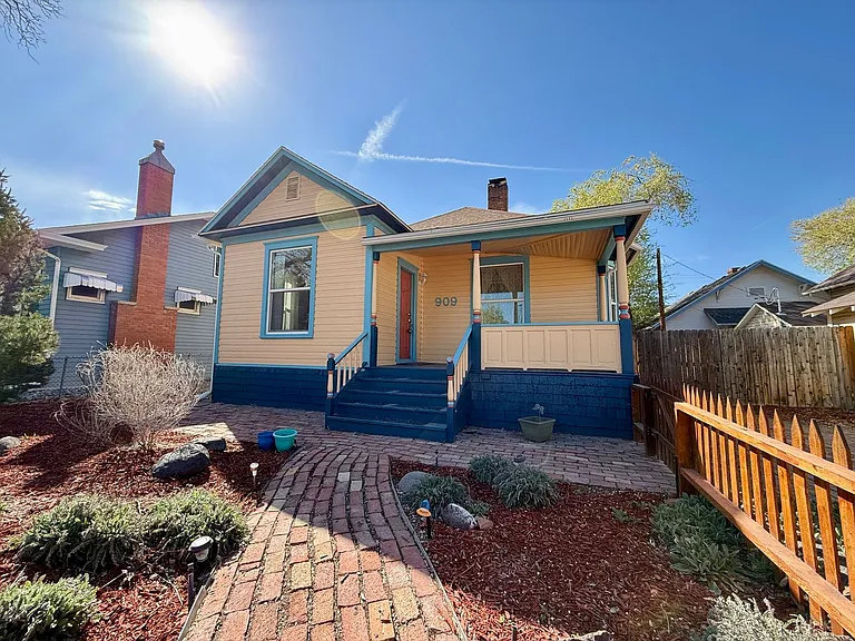 909 Ouray Ave — Photo 4