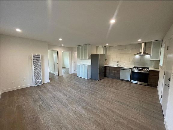 3rd image of 3621 Dimond Ave APT 5