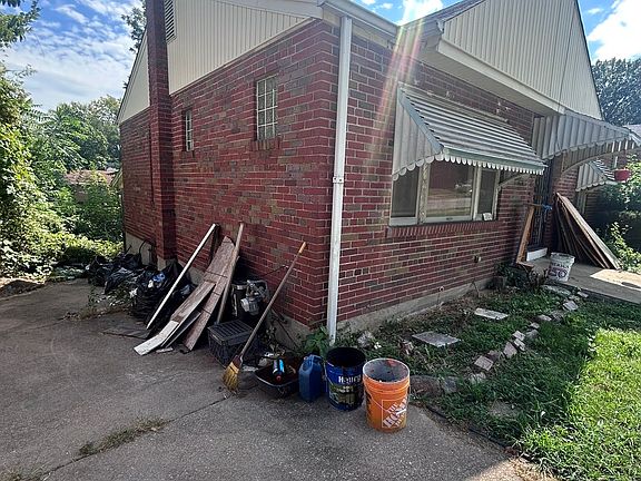 3rd image of 5556 Floy Ave