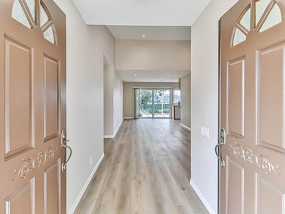 3rd image of 826 W Bright Star St