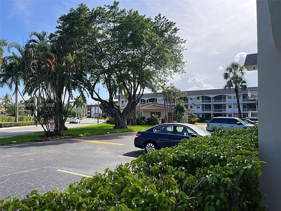 3rd image of 501 Blue Heron Dr APT 306A
