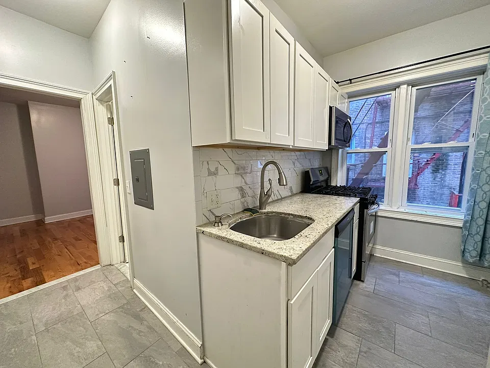 113 67th St #14E
