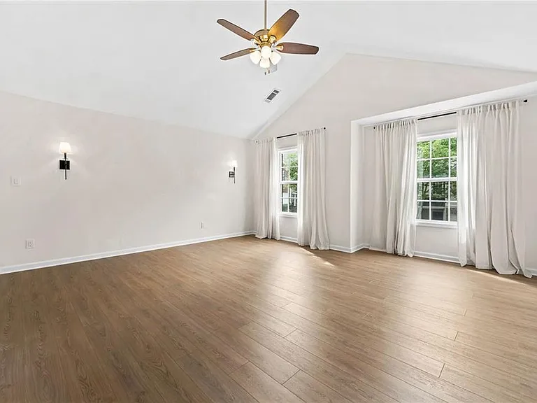 386 Creek Manor Way — Photo 23