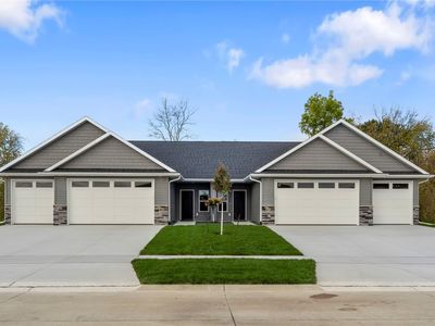 875 Miles St, Robins, IA, 52328