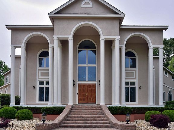 2nd image of 135 Quail Pines Dr