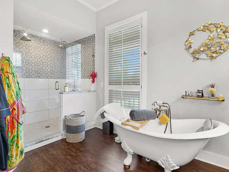 500 Turnberry Ln — Photo 25