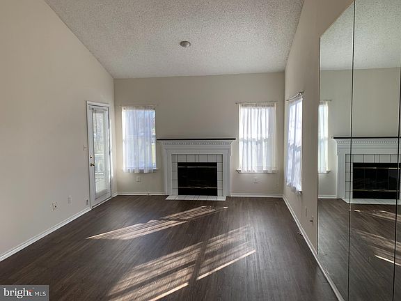 4th image of 4401 Fair Stone Dr APT 201