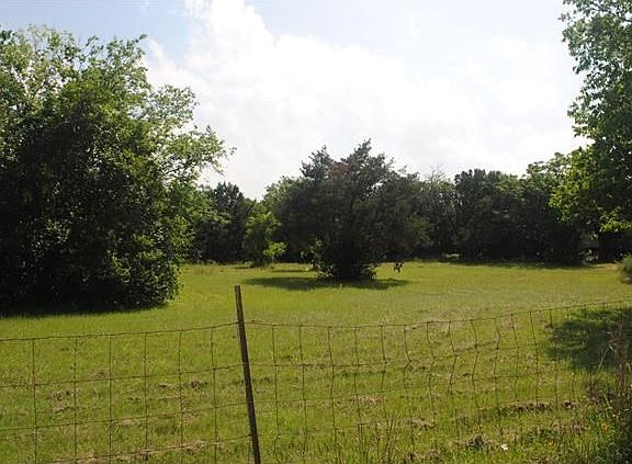 3rd image of 7401 Wood Cliff Dr