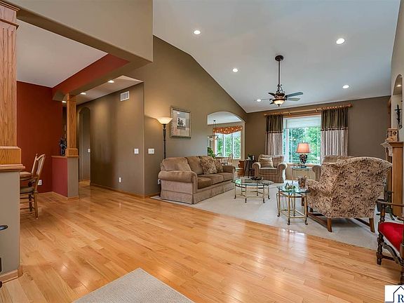 4th image of 117 Grovebrook Dr