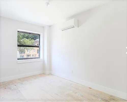 Rented by EXR | media 20