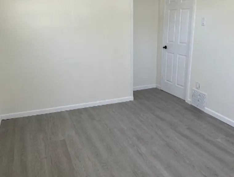 881 W Mason St — Photo 3