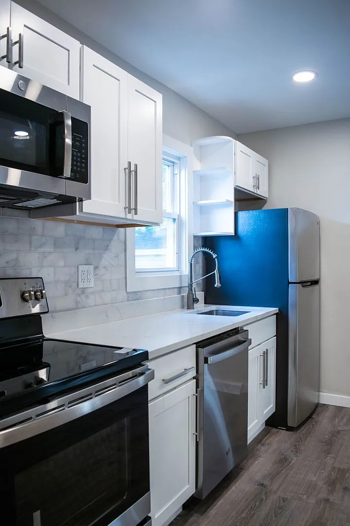 3-Bedroom Single Family Home with Large Yard — Photo 3