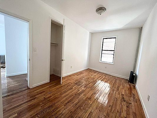 5th image of 973 44th St APT 1