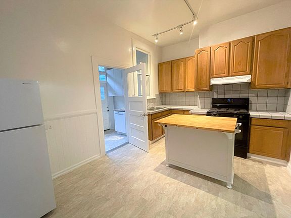 3rd image of 755A Union St