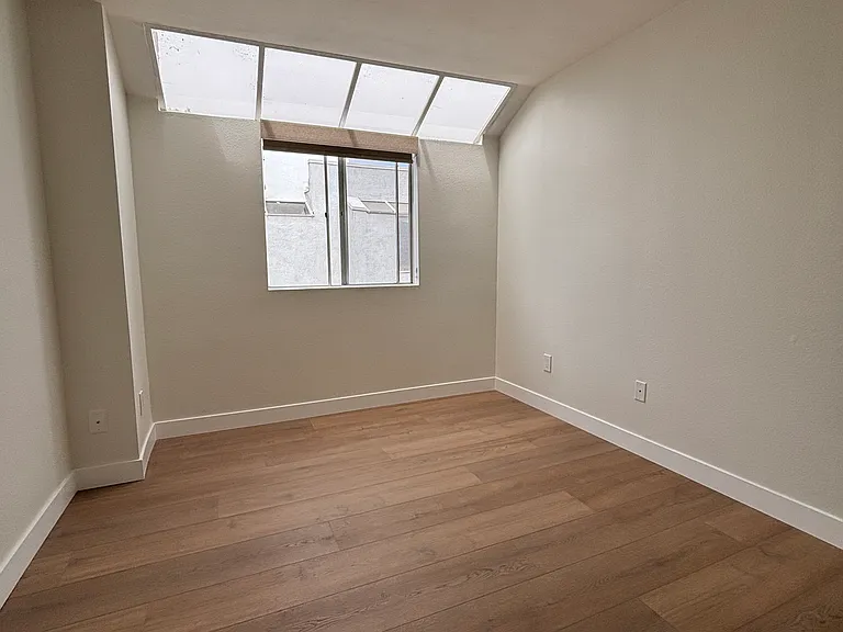 501 Herondo St #18 — Photo 11