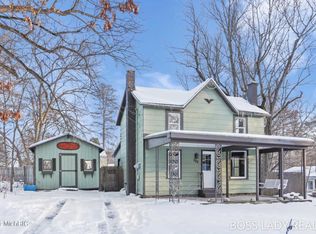 229 5th St, Allegan, MI 49010