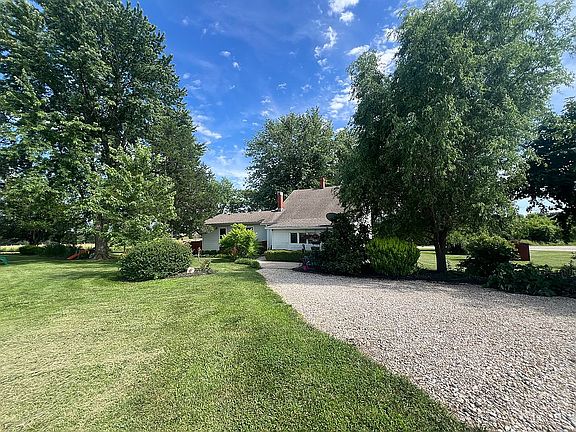2nd image of 206 N 950th Rd