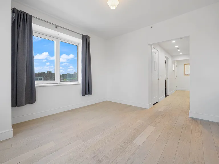 1399 Park Ave #8G — Photo 3