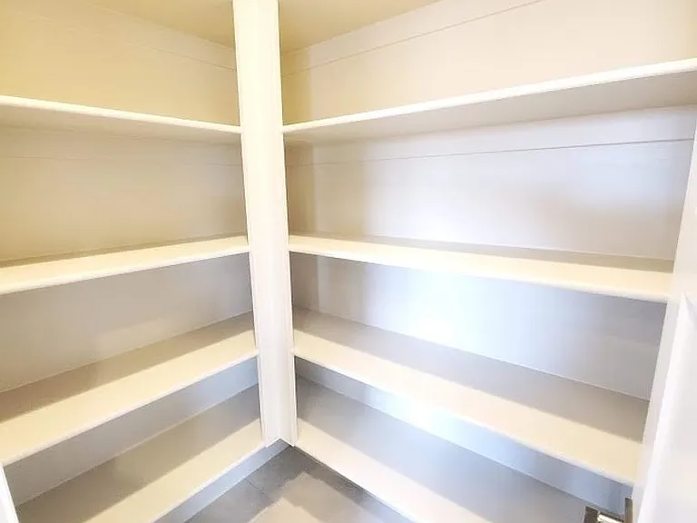 Three Bedroom Red Mountain Vista Town Home — Photo 11