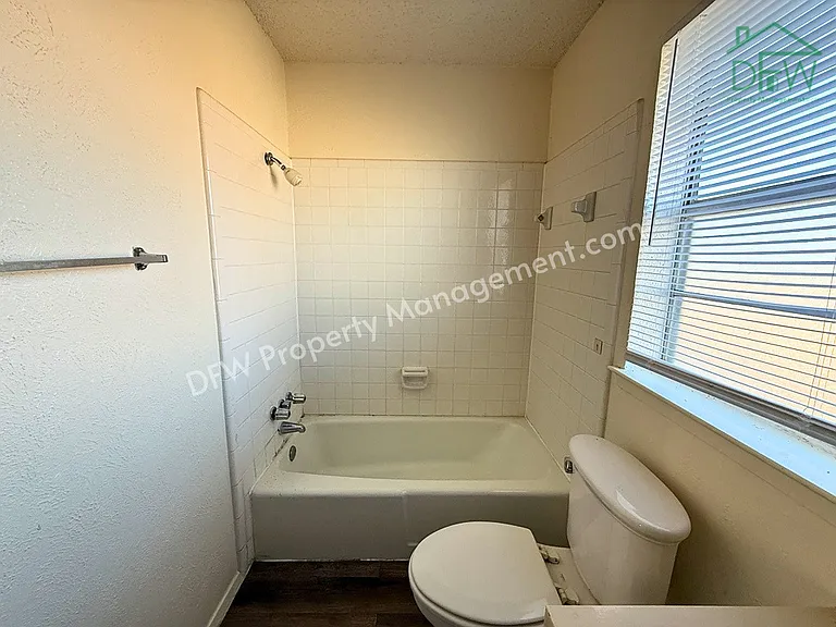 1021 Pleasant Valley Ln — Photo 9