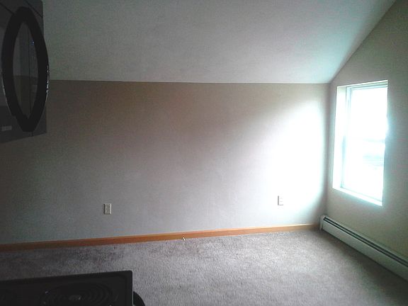 4th image of 525-1 Main St E