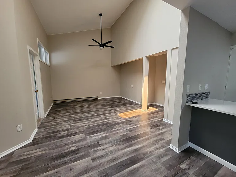 630 S Sherwood St #25 — Photo 3