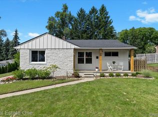 401 Bennett St, Milford, MI 48381