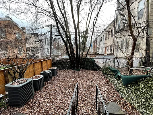 Rented by Aron Fried, LREB | media 15