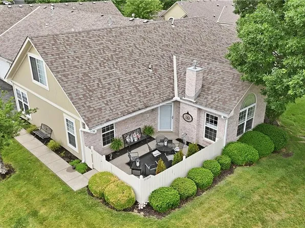 11320 S Pflumm Rd, Olathe, KS 66215