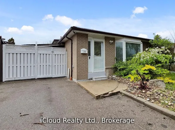 19 Flamingo Cres, Brampton, ON L6T 2G4