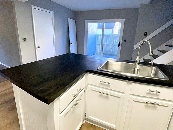 4th image of 1244 Colston Dr