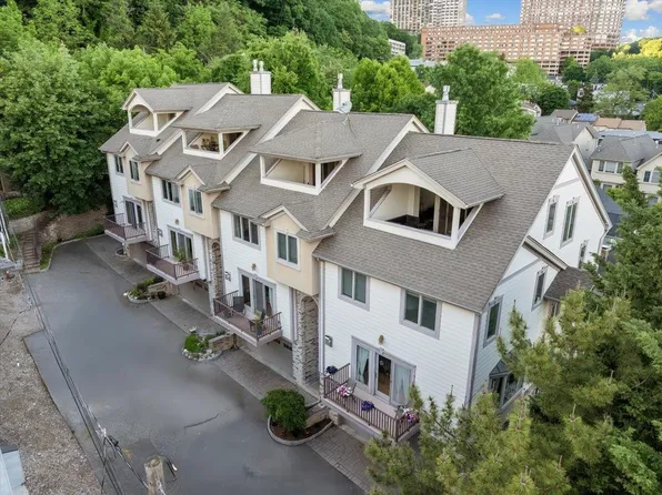 1464 River Rd APT 1, Edgewater, NJ 07020