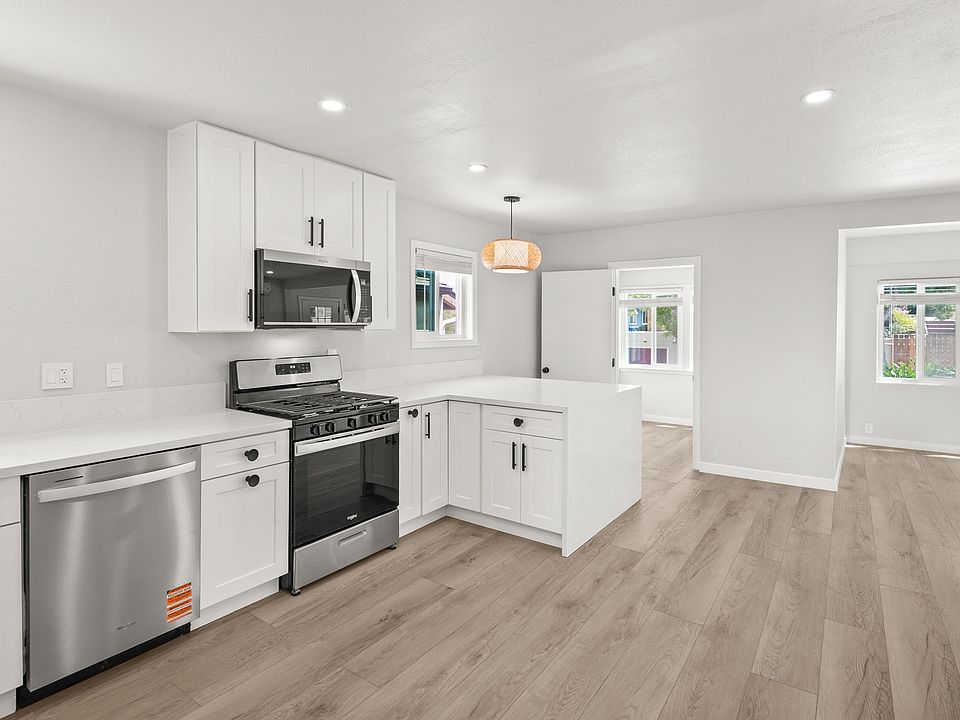 Fully renovated kitchen