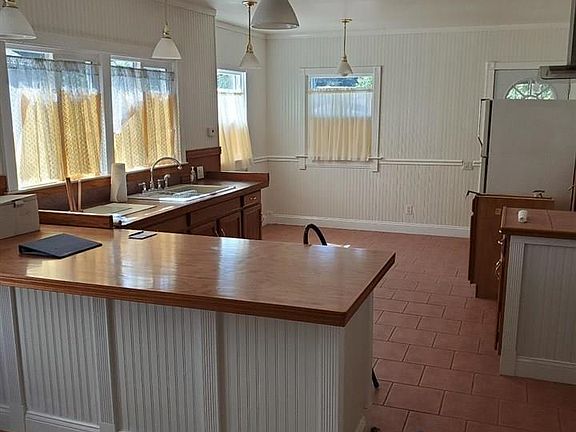 3rd image of 6281 Sunnymere Ave