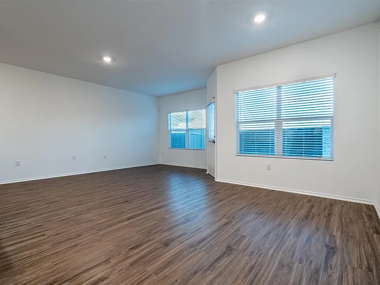 7100 Dancing Wind Ln — Photo 3