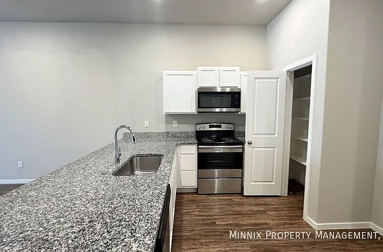 2112 N Avenue L #A — Photo 5