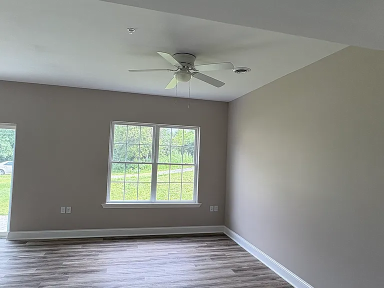 109 S Pine St — Photo 8