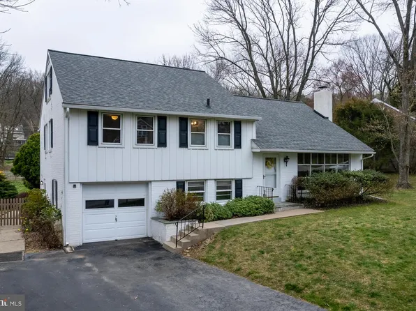 632 Wallace Dr, Wayne, PA 19087