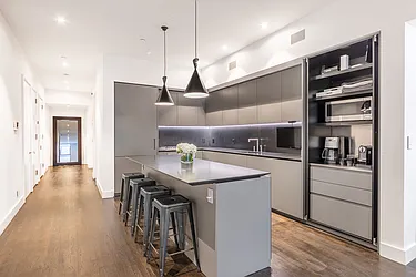 Rented by R New York