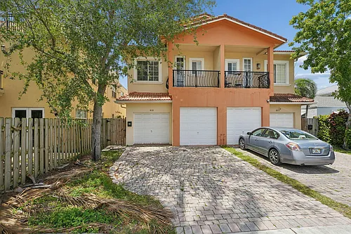 819 SW 7th Ave Photo 1