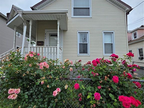 3rd image of 809 Mulberry St