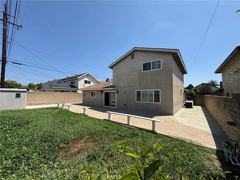 4037 S Ellesford Ave — Photo 37