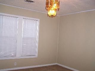 3rd image of 1001 Sycamore Ave