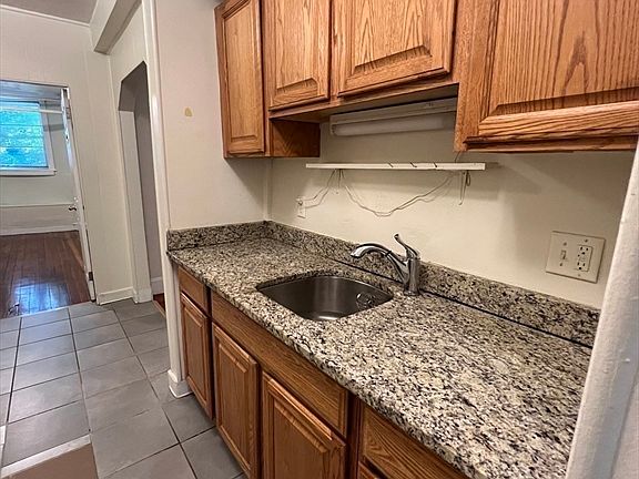 2nd image of 187 Winthrop Rd #1A