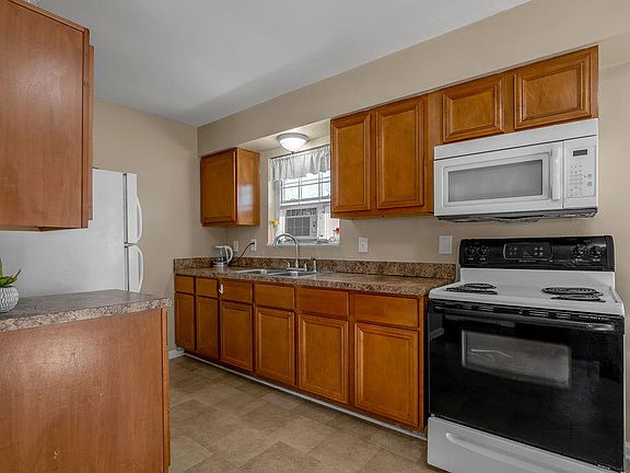 2nd image of 1312 Jannelle Ct