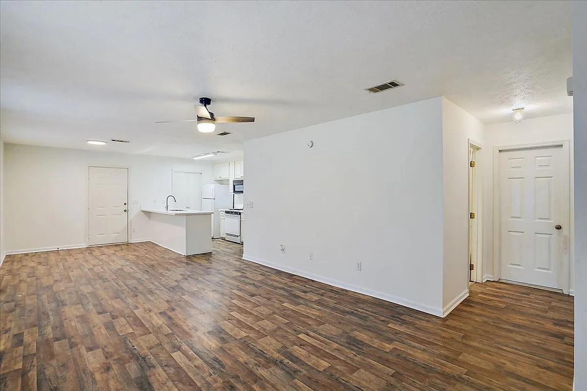 Building Photo - 161 Vernon Jones Ave #111A