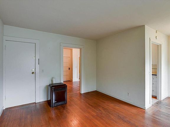5th image of 517 Everett Ave