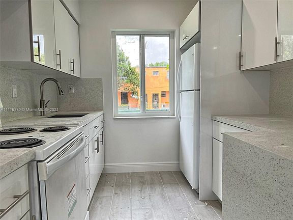 4th image of 1052 NW 35th St #1052