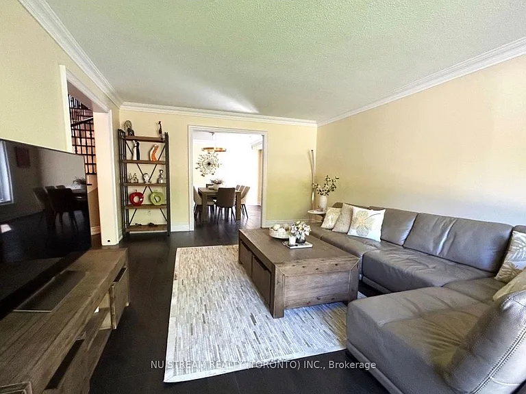 31 Ashfield Dr — Photo 18