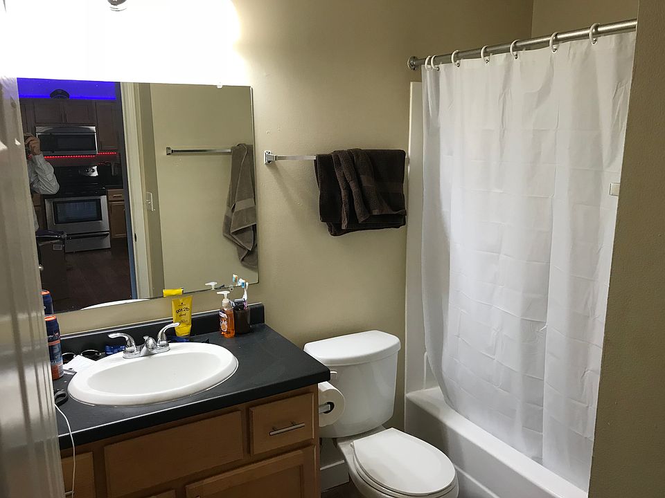 1st image of 4120 Lexington Ave S APT 106